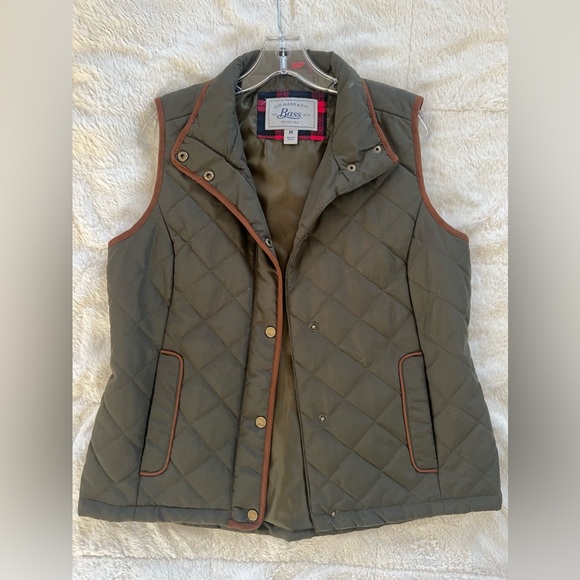 G.H. Bass & Co Hunter Green Quilted Vest - Picture 5 of 9
